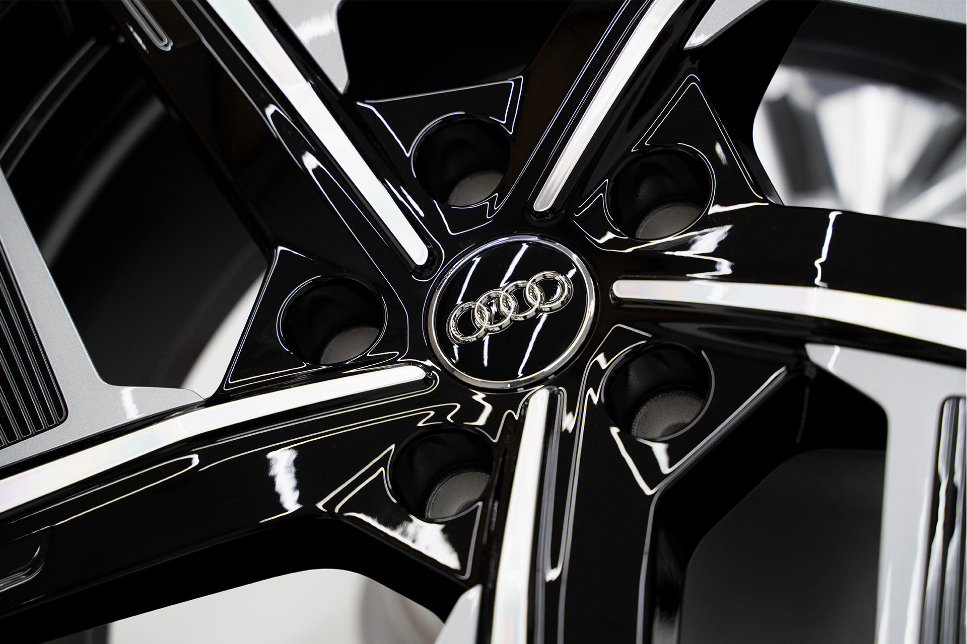 Détail de la roue aérodynamique Audi.